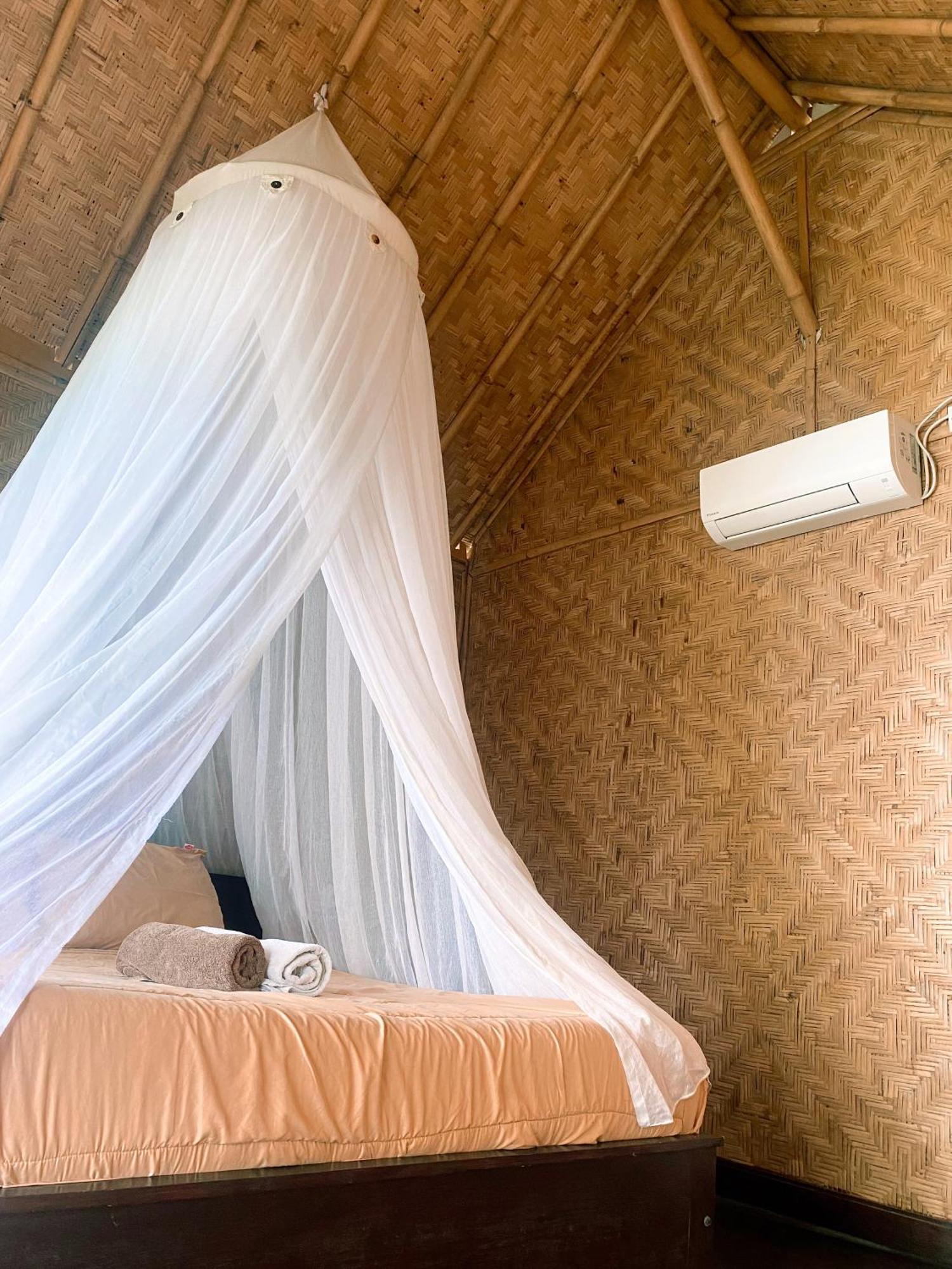 pondok bamboo villa Batununggul Exteriör bild